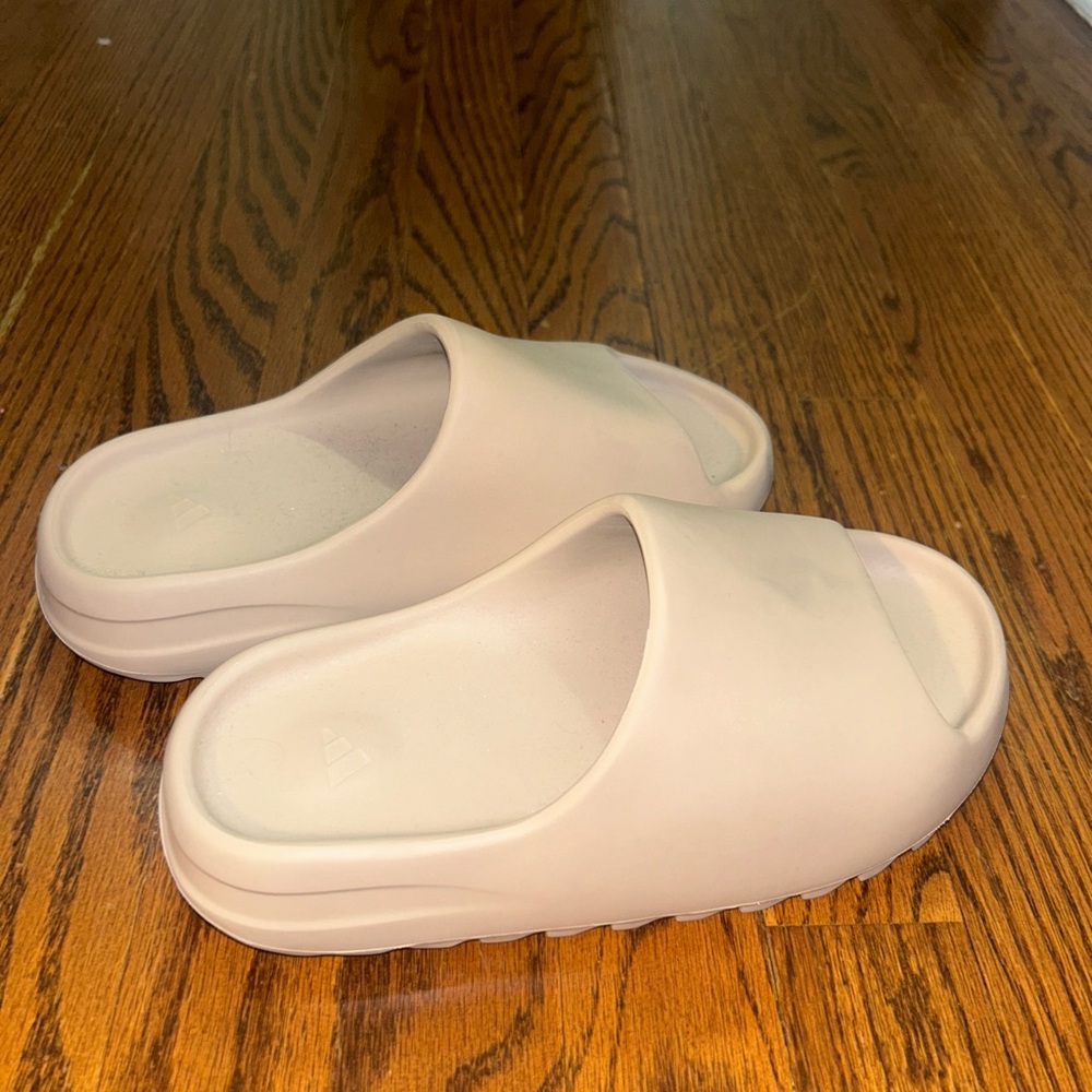 Adidas Yeezy Slides ‘Bone’ Men’s Size 6